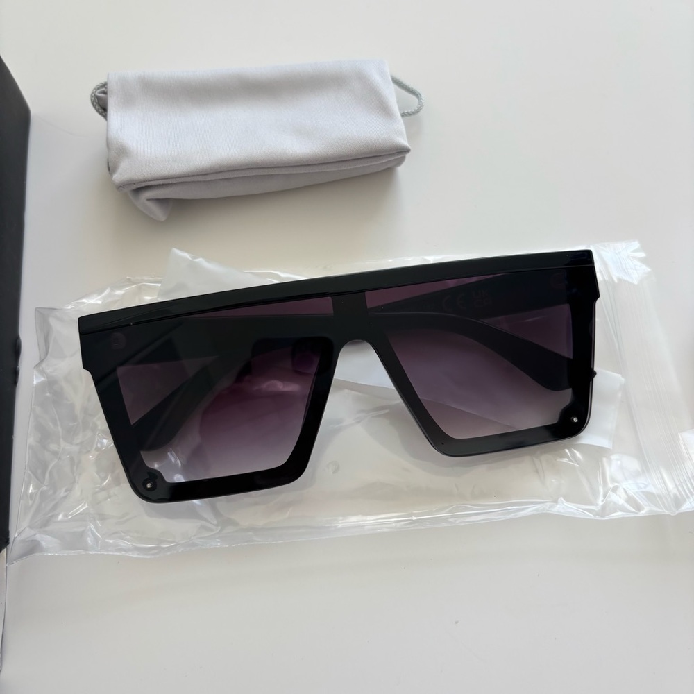 Big frame flat top sunglasses NEW IN BOX